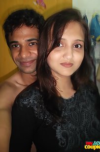 Sexy Sonia bhabhi looking desperate to get fucked after her periods