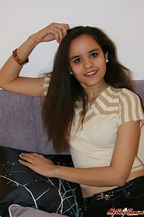 Delhi Babe Jasmine Showing Off