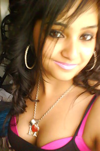 Sexy indian showing her off on self shoot picture