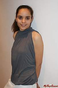 Gorgoeus Indian Babe Jasmine Nude Show