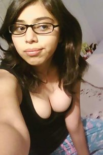 Juicy indian in exotic mood taking her own pics