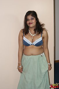 Pornstar Babe Rupali Striptease Show