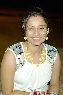 hot indian girls posing naked on camera