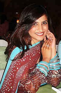 hot indian girls posing naked on camera