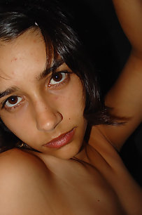 indian girls posing naked on camera