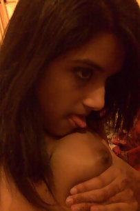 mobile camera pics of young indian college girl exposing