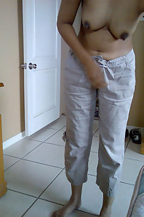 mobile camera pics of young indian college girl exposing