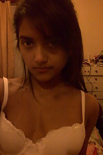 mobile camera pics of young indian college girl exposing