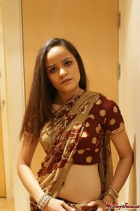 Jasmine Indian Babe A Sexy Stripper