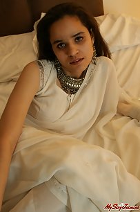 Sexy Jasmine Indian Babe In White Sari