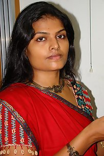 Sexy Indian Arpita Bhabhi First Blowjob