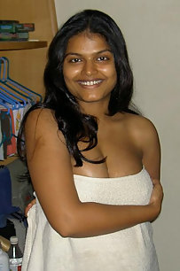 Sexy Indian Arpita Bhabhi First Blowjob