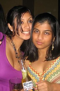 Group of sexy pakistani girls