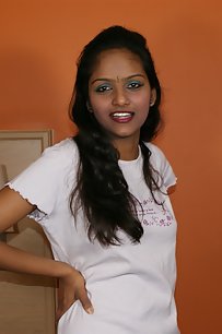 Hot sexy Indian babe divya in her night suit