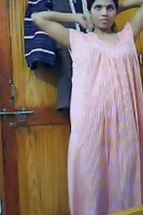 indian girls posing naked on camera