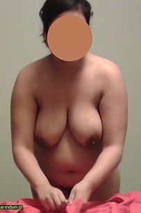 indian changing bra in shower