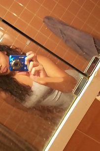 indian girl self shoot pictures