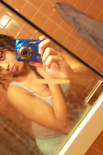 indian girl self shoot pictures