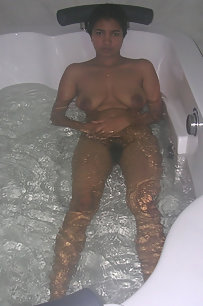 Sexy Radha Bhabhi Blowjob In Bathtub