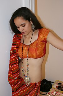 Hot Indian Babe Jasmine Mathur