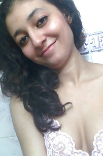 juicy indian girl showing juicy boobs