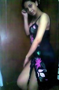 Indian gf posing on camera in sexy outfits