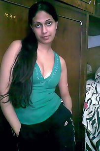 Indian gf posing on camera in sexy outfits