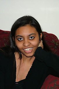 Sexy pakistani girl nida self shooting in secret room