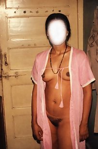 amateur indian wife showing her big breast
