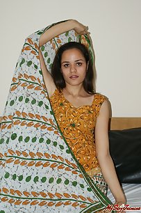 Delicious Jasmine In Shalwar Suit Showing Pussy