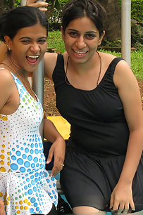 Lahori girls in open giving some naughty poses on cam