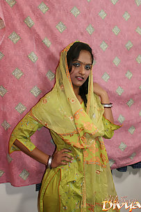 Dark Skin Sexy Indian Babe Divya