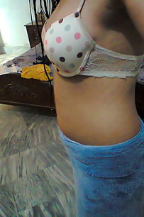 stolen picture of indian gf from her mobile