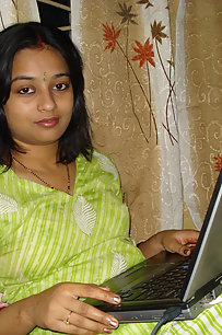 hot indian girls posing naked on camera