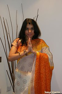 Indian Babe Kavya In Sari