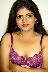 Neha Indian bhabhi in her favorite under garments showing off