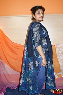 Chubby Big Boob Indian Babe Rupali