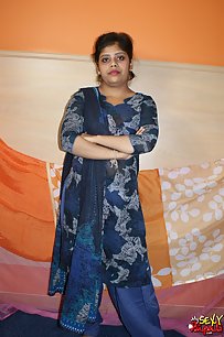 Chubby Big Boob Indian Babe Rupali