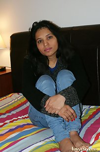 Kavya Sharma Getting Naked For Sex