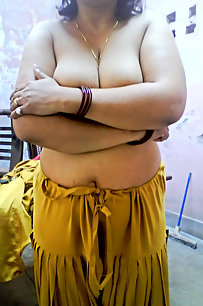 mumbai based indian wife getting naked to have some rough sex