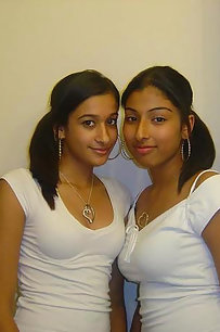 stolen pics of hot indian girl naked in toilet