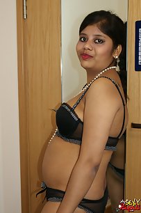Sexy Desi Babe Rupali In Black Lingerie