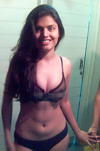 Hot Arpita Bhabhi Nude On Bed