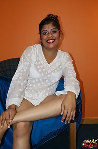 Rupali Masturbating With Big Dildo