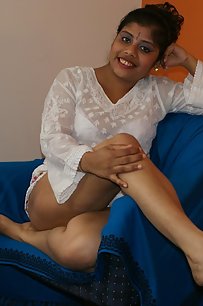 Rupali Masturbating With Big Dildo