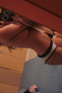 self shoot pic of indian college girl in toilet