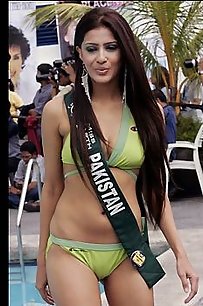 Bunch of sexy naked pakistani girls showing off