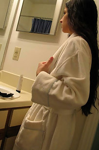 indian girls posing naked on camera