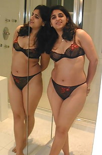 Juicy pakistani housewife stripping naked