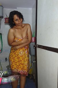 Chubby Indian Babe Lily In Shower